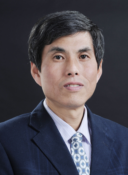 黄忠平照片.jpg